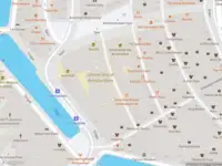 Ambulance met grote spoed naar de Handboogstraat in Amsterdam