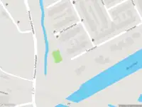 Ambulance met grote spoed naar de Tooroplaan in Maassluis