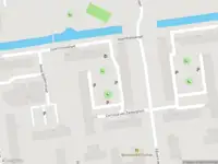 Ambulance met grote spoed naar de Bart Verhallenplein in Schiedam