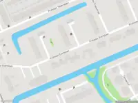 Ambulance met grote spoed naar de Prof. Oudemansstraat in Delft