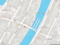 Brandweer met grote spoed naar de Sluis in Muiden vanwege reanimatie