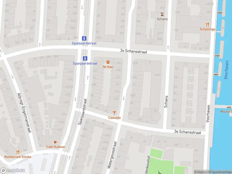 Ambulance met grote spoed naar de Watergeusstraat in Rotterdam