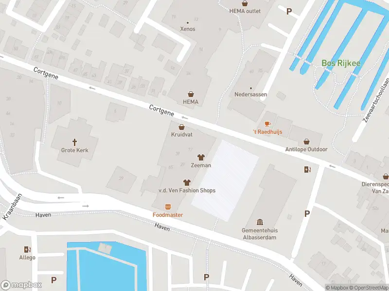 Ambulance met gepaste spoed naar de Raadhuisplein in Alblasserdam