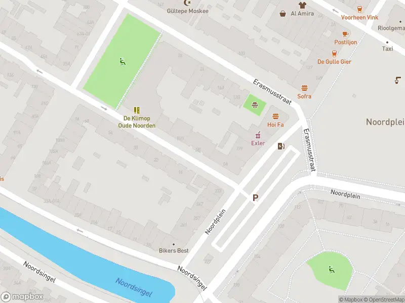 Ambulance met grote spoed naar de Rembrandtstraat in Rotterdam