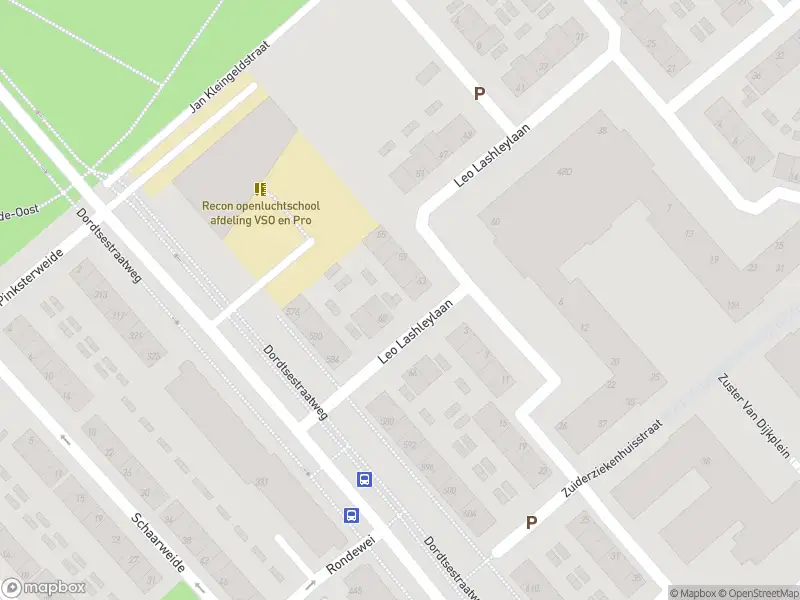 Ambulance met grote spoed naar de Leo Lashleylaan in Rotterdam