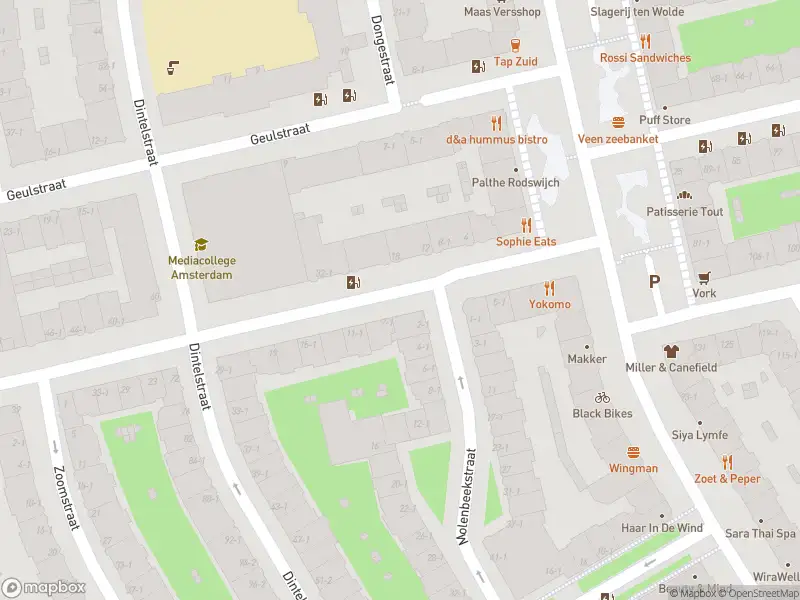 Ambulance met gepaste spoed naar de Dongestraat in Amsterdam