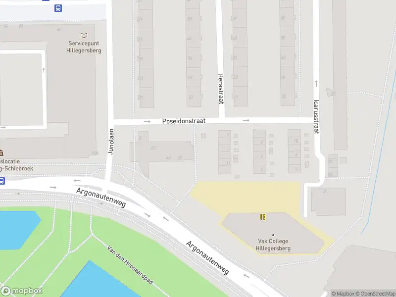 Ambulance met grote spoed naar de Poseidonstraat in Rotterdam