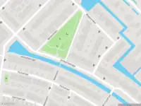 Ambulance met grote spoed naar de Staringstraat in Zevenhuizen