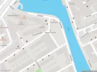 Ambulance met gepaste spoed naar de Plein Delftzicht in Delft