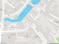 Ambulance met gepaste spoed naar de Cornelis de Wittstraat in Dordrecht