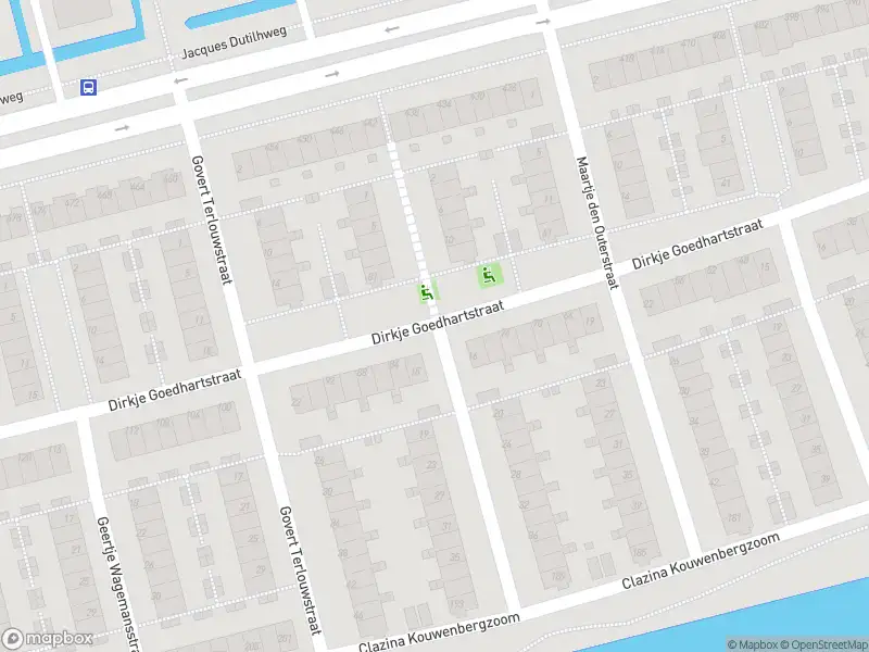 Ambulance met gepaste spoed naar de Pieter van Rijsselstraat in Rotterdam