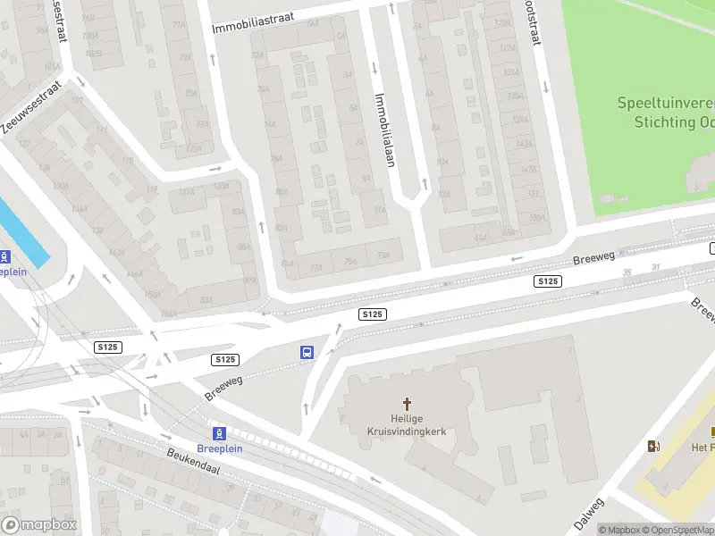 Ambulance met grote spoed naar de Breeweg in Rotterdam