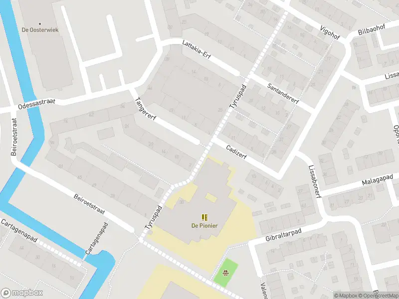 Ambulance met grote spoed naar de Tangererf in Rotterdam