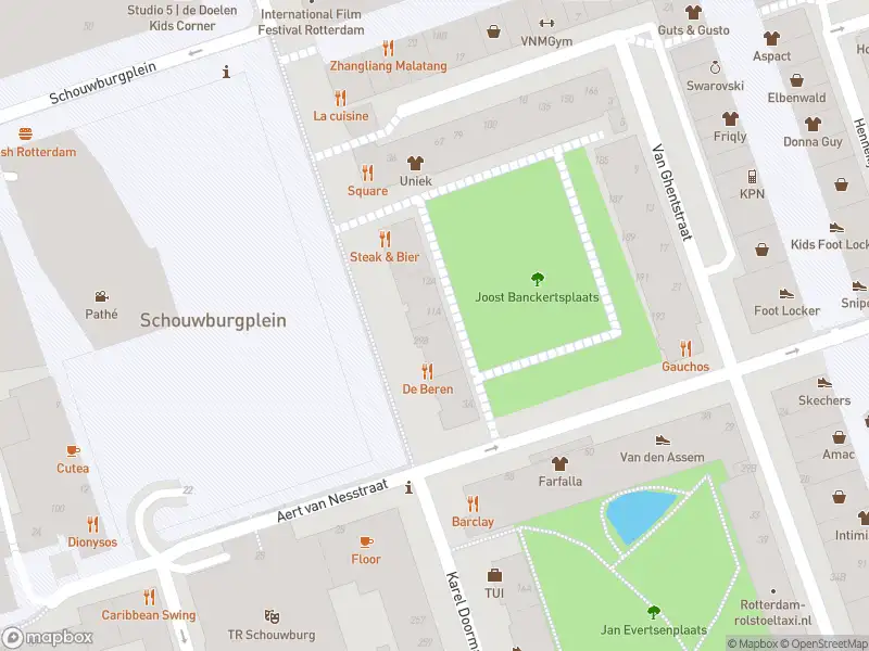 Ambulance met grote spoed naar de Joost Banckertsplaats in Rotterdam