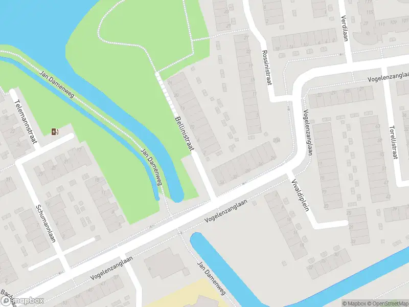 Ambulance met gepaste spoed naar de Bellinistraat in Spijkenisse