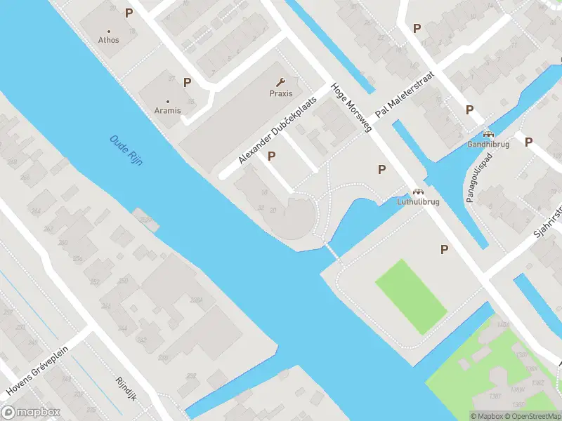 Ambulance met gepaste spoed naar de Alexander Dubcekplaats in Leiden