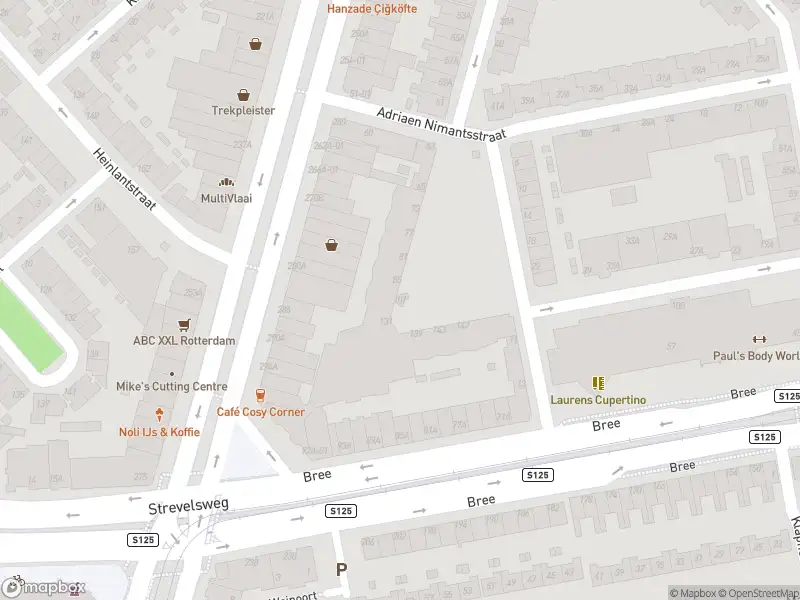 Ambulance met grote spoed naar de Walravenstraat in Rotterdam