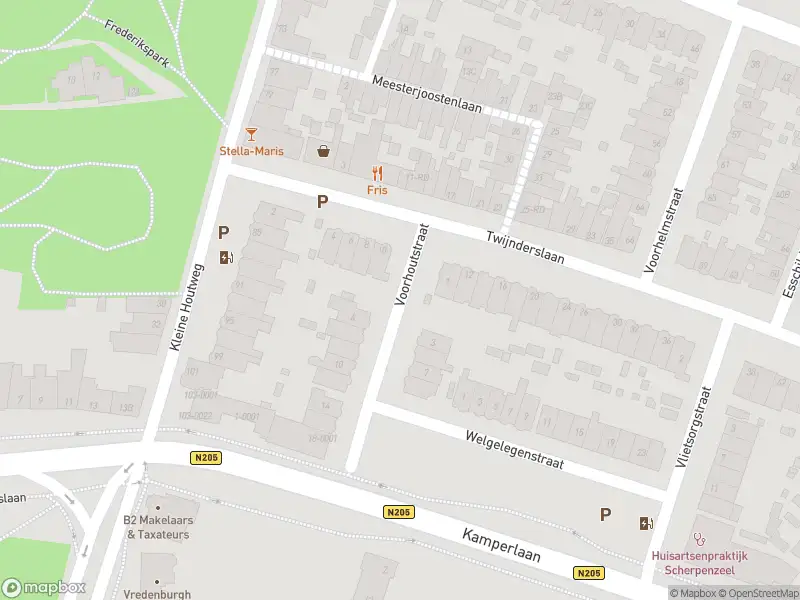 Ambulance met grote spoed naar de Voorhoutstraat in Haarlem