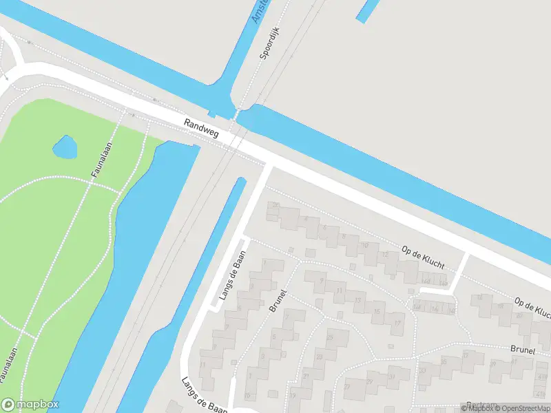 Brandweer met grote spoed naar de Op de Klucht in Uithoorn vanwege een buitenbrand