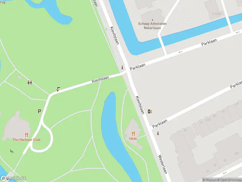 Ambulance met gepaste spoed naar de Willemsplein in Rotterdam