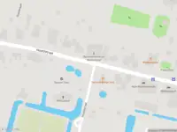 Brandweer en politie met grote spoed naar de Hoofdstraat in Pieterburen vanwege middelgrote brand