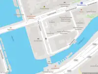 Ambulance met grote spoed naar de Prof. Tulpplein in Amsterdam