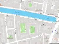 Ambulance met gepaste spoed naar de Hekkensteeg in Leiden