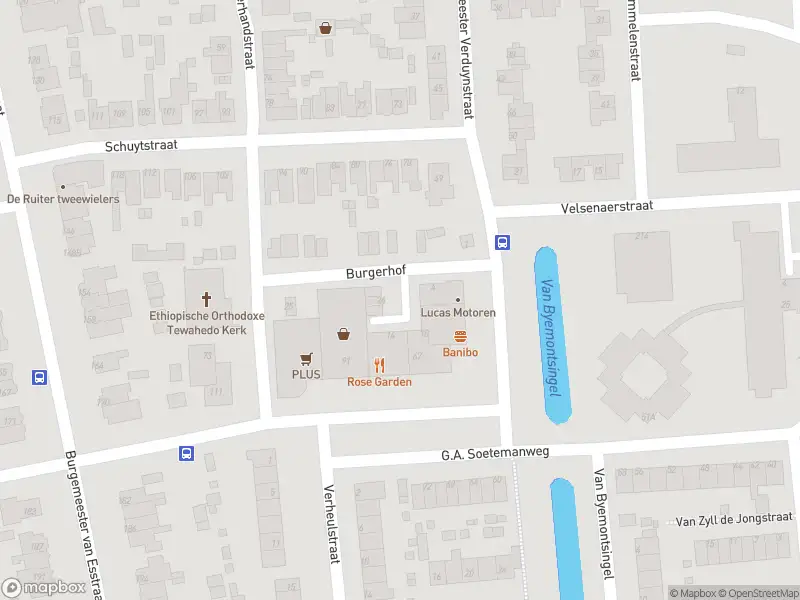 Ambulance met gepaste spoed naar de Burgerhof in Pernis Rotterdam