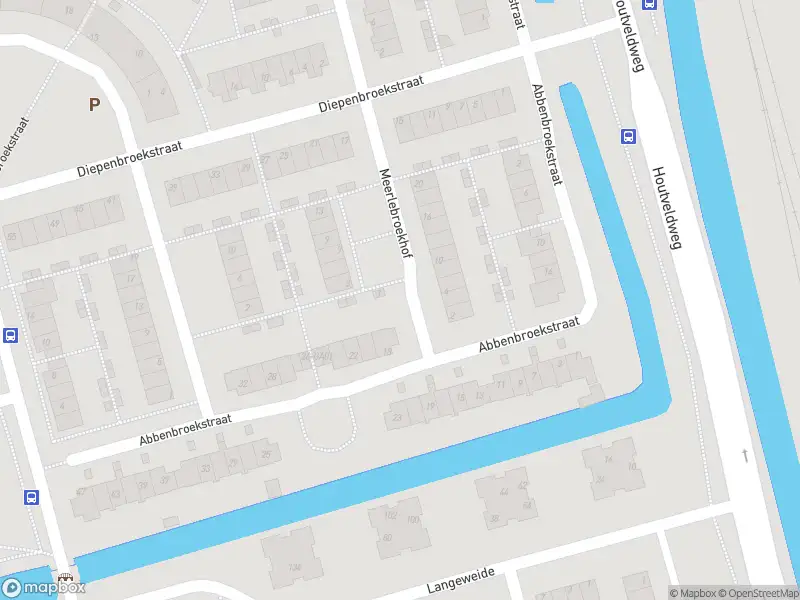 Ambulance met grote spoed naar de Meerlebroekhof in Zaandam