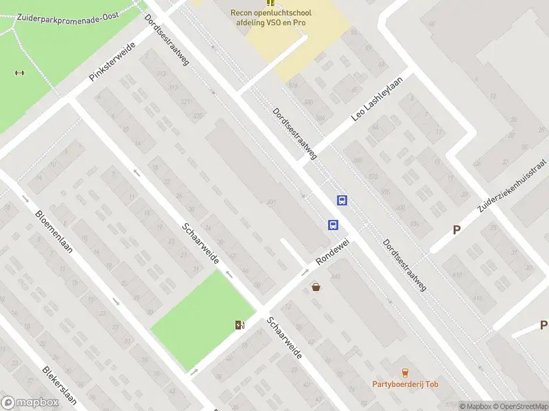 Ambulance met grote spoed naar de Dordtsestraatweg in Rotterdam
