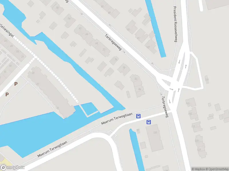 Ambulance met grote spoed naar de Terbregseweg in Rotterdam