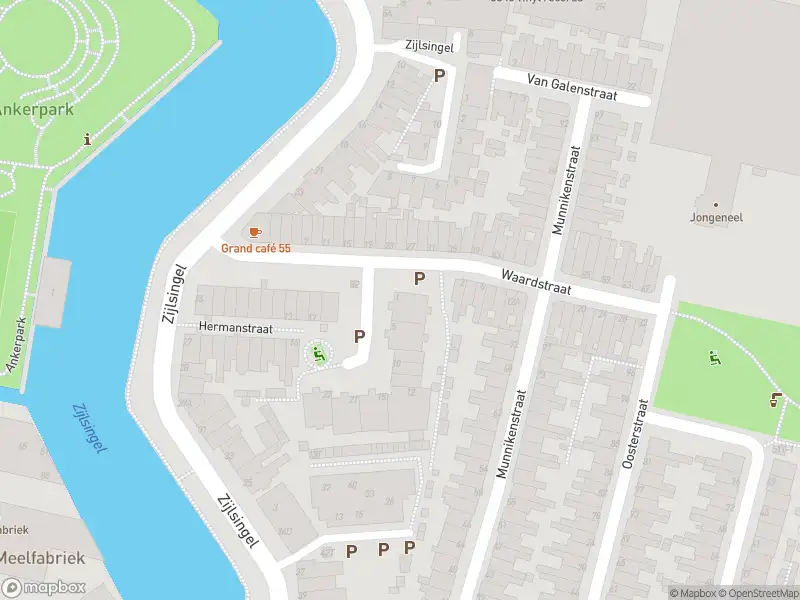 Ambulance met grote spoed naar de Kwekerijplein in Leiden