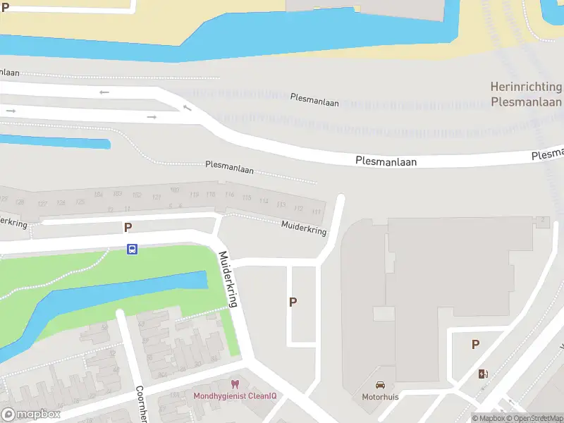 Ambulance met grote spoed naar de Muiderkring in Leiden