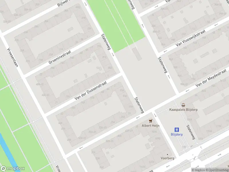 Ambulance met grote spoed naar de Van der Dussenstraat in Rotterdam