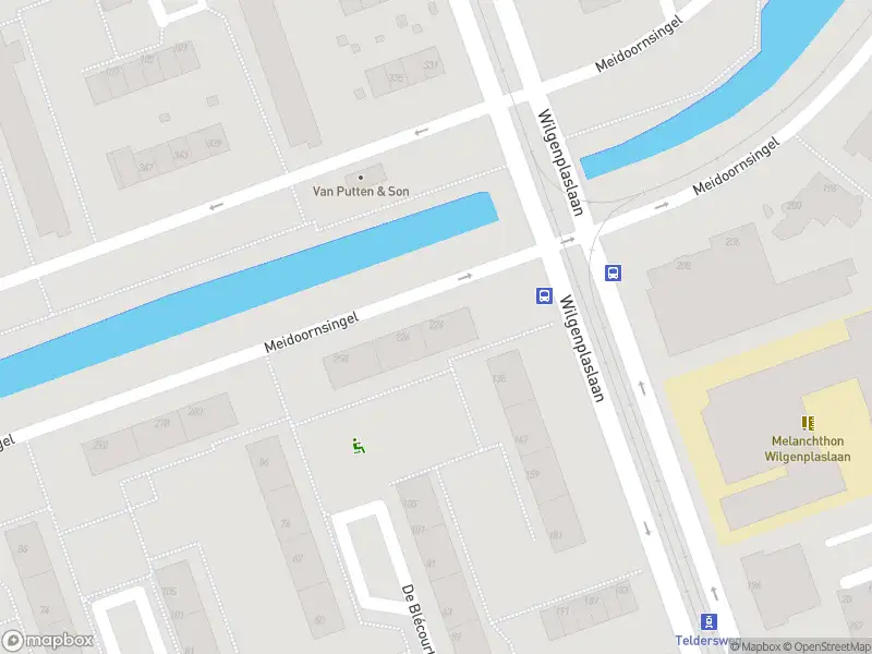Ambulance met grote spoed naar de Meidoornsingel in Rotterdam
