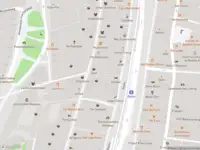 Ambulance met grote spoed naar de Duifjessteeg in Amsterdam