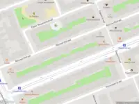 Ambulance met grote spoed naar de Tweede van Swindenstraat in Amsterdam