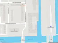 Ambulance met grote spoed naar de Jacques Veltmanstraat in Amsterdam