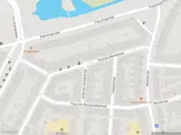 Ambulance met grote spoed naar de Nicolaas Beetsstraat in Schiedam