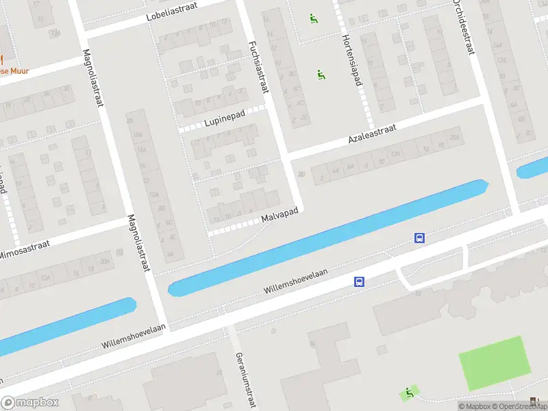 Ambulance met grote spoed naar de Malvapad in Spijkenisse