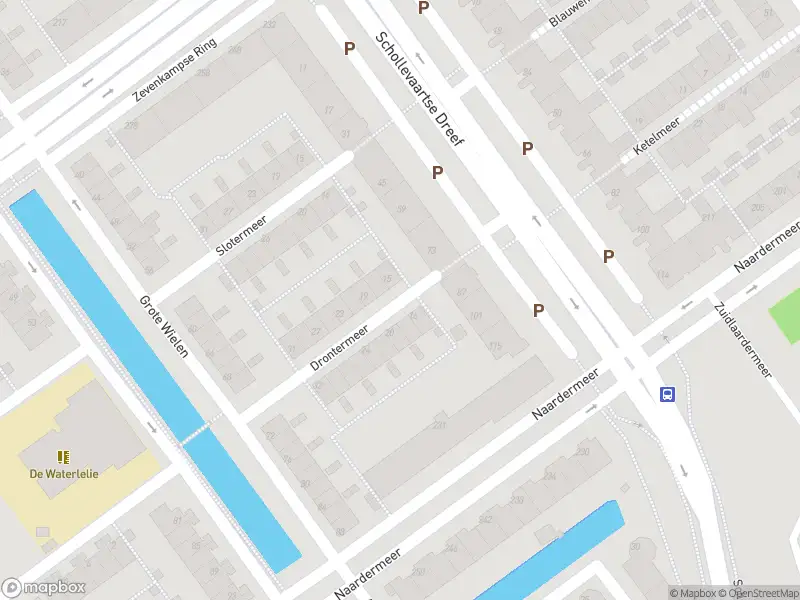 Ambulance met grote spoed naar de Drontermeer in Rotterdam