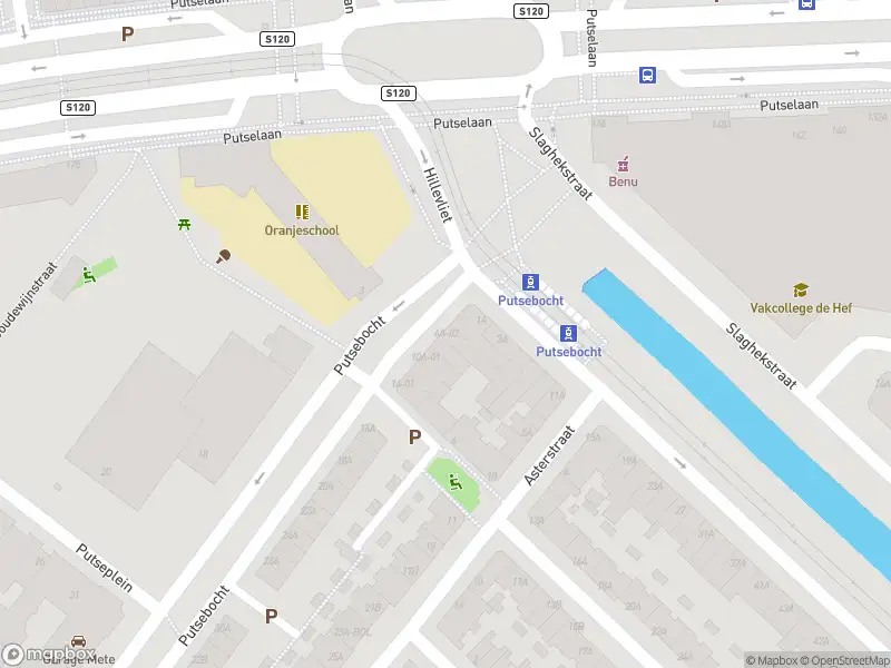 Ambulance met grote spoed naar de Putsebocht in Rotterdam