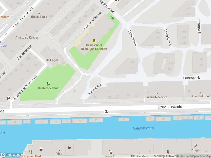 Brandweer met gepaste spoed naar de Cruquiuskade in Amsterdam
