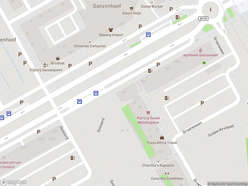 Ambulance met gepaste spoed naar de Bijlmerdreef in Amsterdam