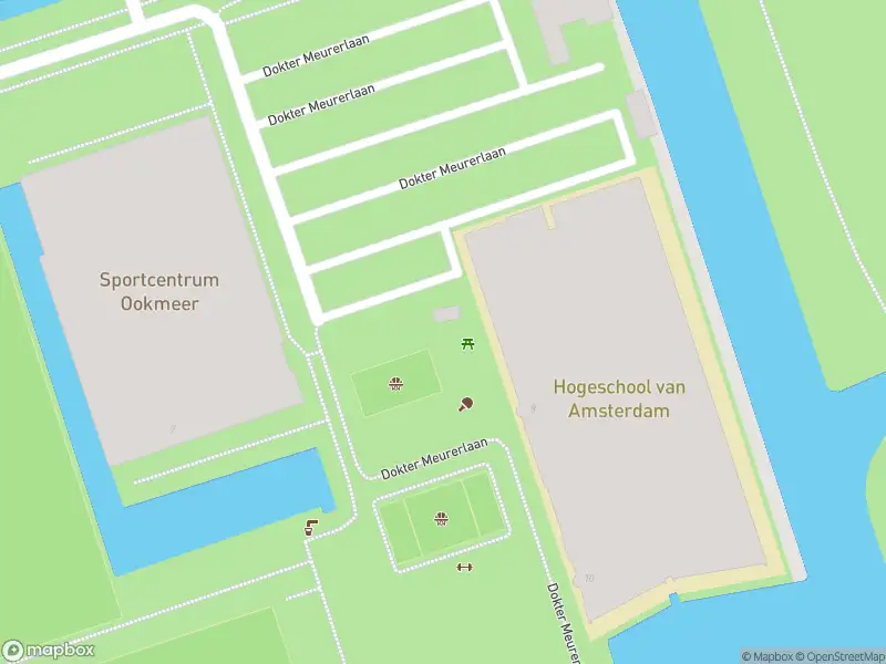 Ambulance met gepaste spoed naar de Dokter Meurerlaan in Amsterdam