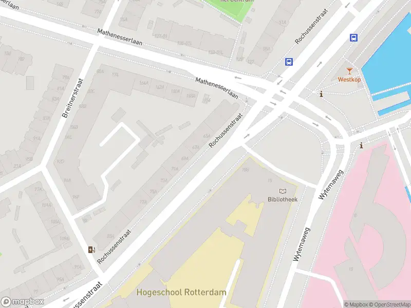 Ambulance met gepaste spoed naar de Rochussenstraat in Rotterdam