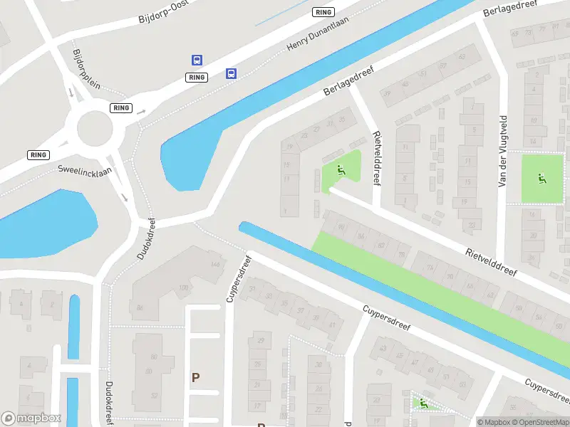 Ambulance naar de Berlagedreef in Barendrecht