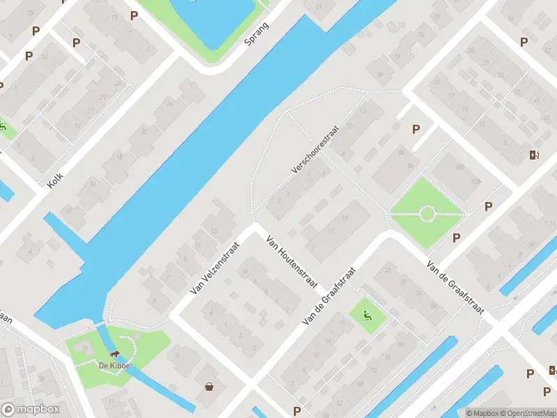 Ambulance met grote spoed naar de Verschoorestraat in Poeldijk