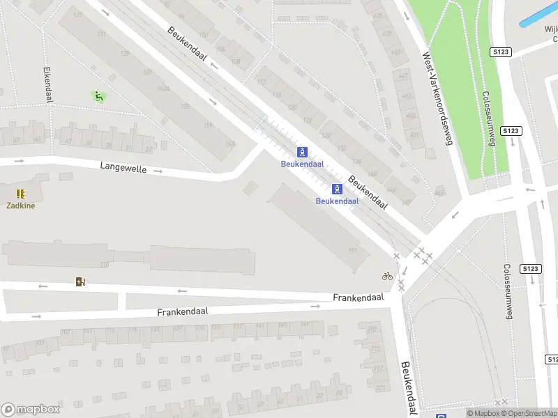 Ambulance met gepaste spoed naar de Beukendaal in Rotterdam