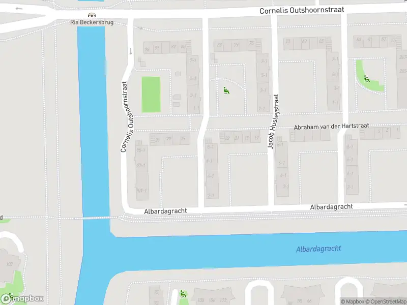 Ambulance met grote spoed naar de Bartholomeus Drijfhoutstraat in Amsterdam